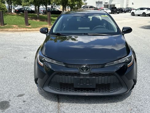 Used 2022 Toyota Corolla LE image 2