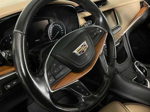 Used 2019 Cadillac XT5 Platinum AWD/4WD image 18