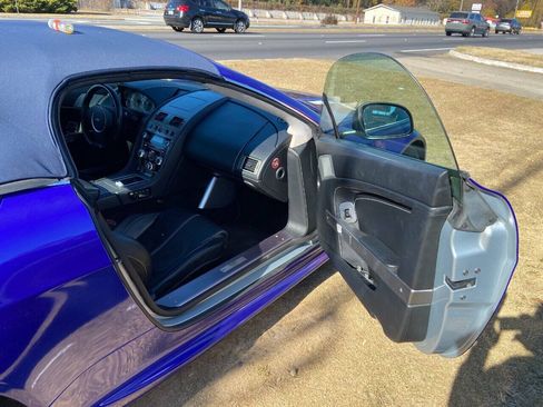 Used 2010 Aston Martin V8 Vantage Roadster RWD image 9