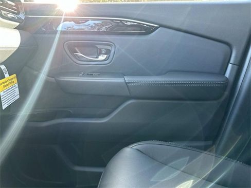 New 2025 Honda Pilot Touring image 24