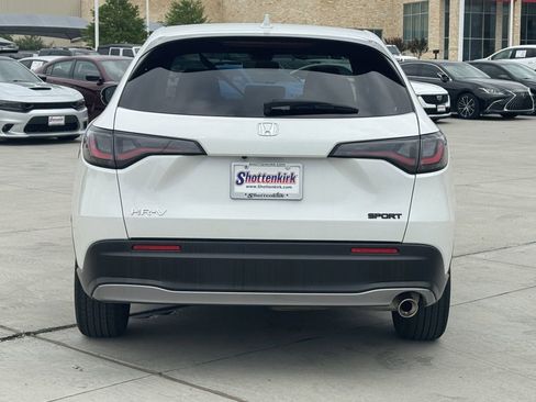 Used 2025 Honda HR-V Sport image 5