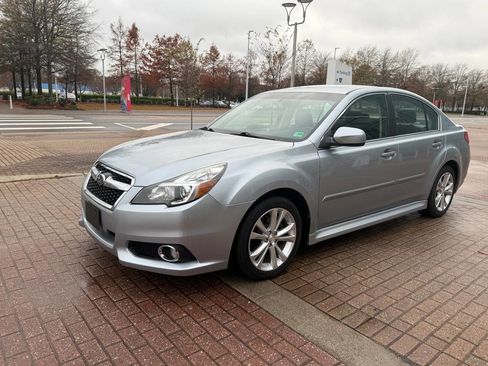 Used 2013 Subaru Legacy 2.5i Limited image 9