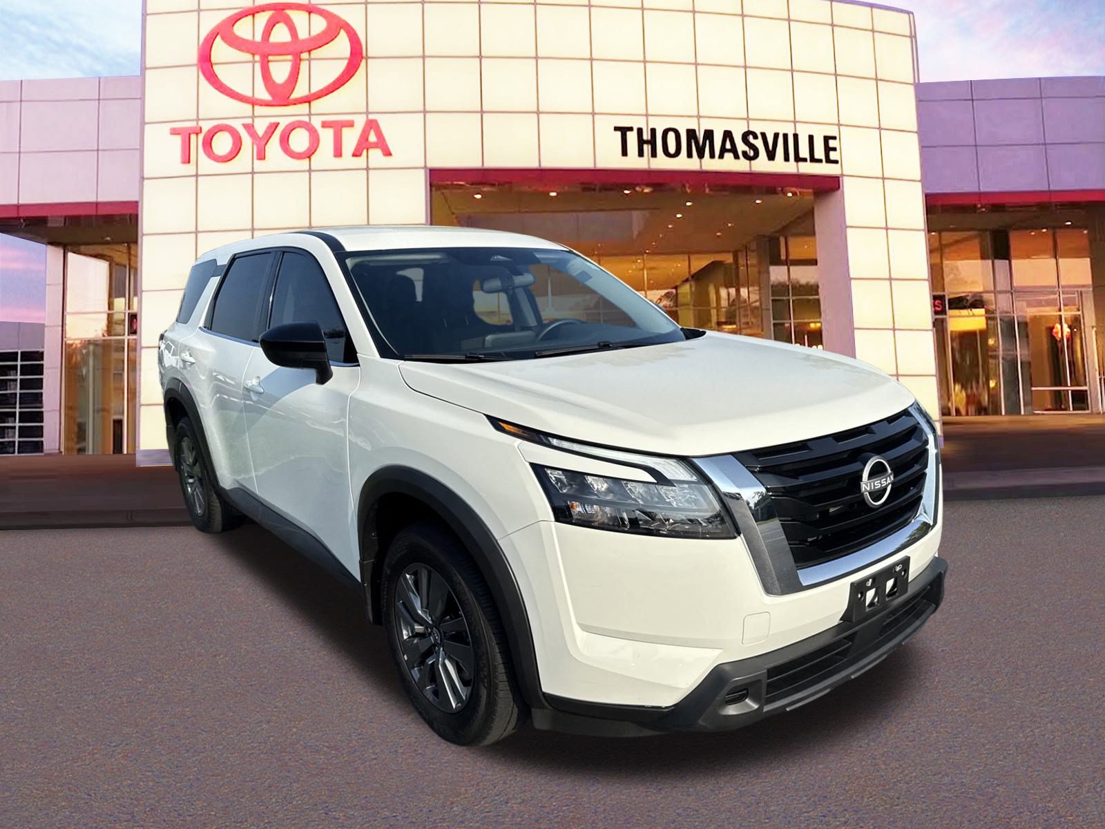 Used 2024 Nissan Pathfinder S FWD image 3