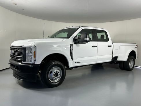 Used 2025 Ford F350 XL AWD/4WD image 3