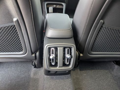 New 2026 Volvo XC40 B5 Core w/ Protection Package Premier image 23