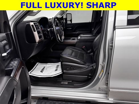 Used 2018 GMC Sierra 3500 Denali w/ Duramax Plus Package image 10