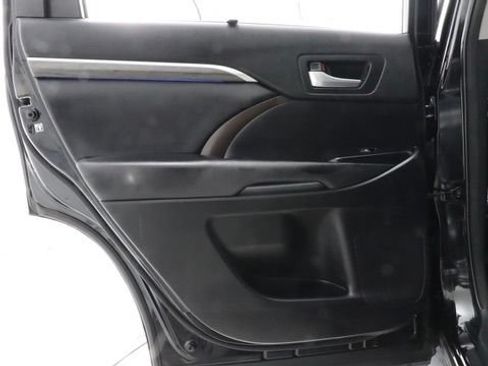 Used 2018 Toyota Highlander Limited w/ Protection Package #3 AWD/4WD image 39