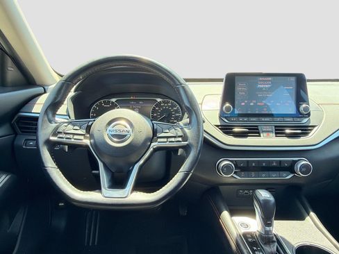 Used 2020 Nissan Altima 2.5 SR w/ Premium Package FWD image 14