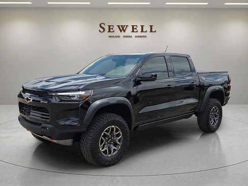 Used 2024 Chevrolet Colorado ZR2 w/ Technology Package AWD/4WD image 1