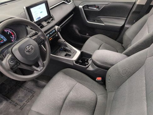 Used 2025 Toyota RAV4 XLE AWD/4WD image 9