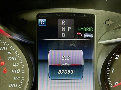 Used 2019 Mercedes-Benz GLC 350e 4MATIC image 18