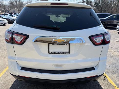 Used 2017 Chevrolet Traverse LT image 4
