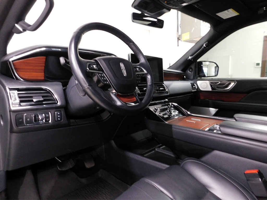 Used 2024 Lincoln Navigator Reserve w/ Equipment Group 201A AWD/4WD image 30