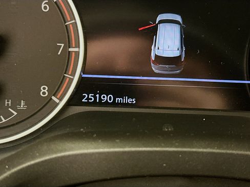 Used 2025 Nissan Rogue SV image 19