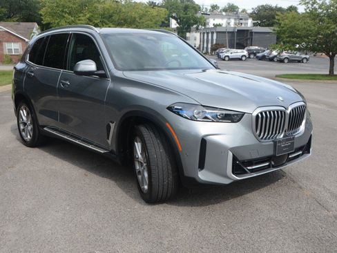 Used 2024 BMW X5 xDrive40i AWD/4WD image 4