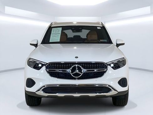 Used 2025 Mercedes-Benz GLC 350e 4MATIC image 2