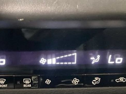 Used 2025 Mitsubishi Outlander SE AWD/4WD image 8
