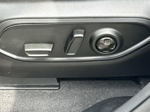 Used 2022 Jeep Grand Cherokee L Laredo w/ Luxury Tech Group I AWD/4WD image 11