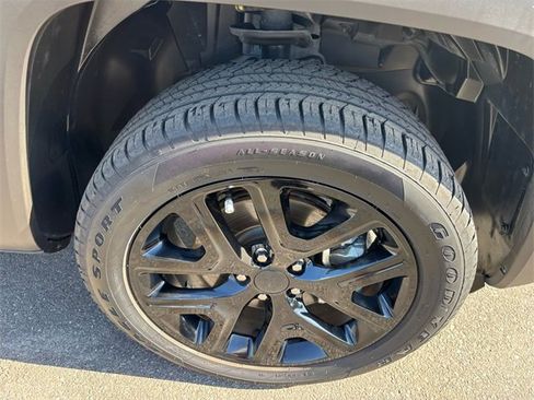 Used 2023 Jeep Renegade Altitude image 21