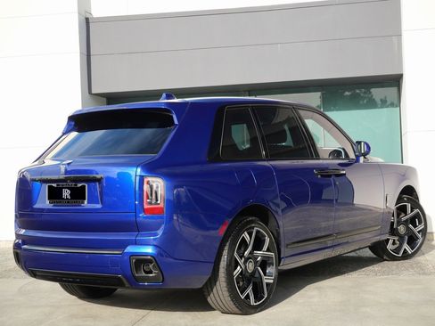 New 2026 Rolls-Royce Cullinan Black Badge image 2