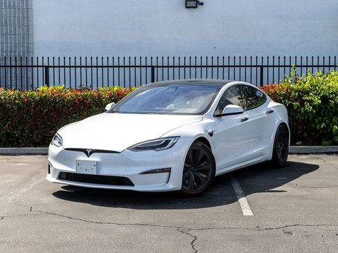 Used 2022 Tesla Model S Standard Range AWD/4WD image 16