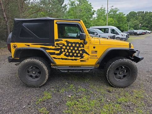 Used 2015 Jeep Wrangler Sport w/ Quick Order Package 23S AWD/4WD image 2
