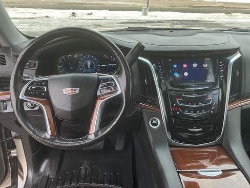 Used 2017 Cadillac Escalade Premium Luxury image 33