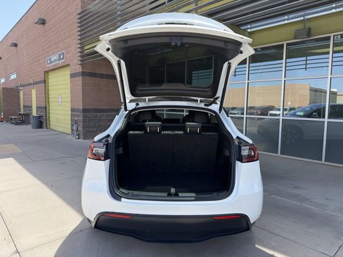 Used 2023 Tesla Model Y Long Range AWD/4WD image 40
