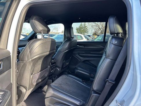 Used 2023 Jeep Grand Cherokee L Laredo image 11