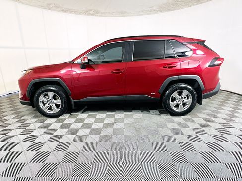 Used 2025 Toyota RAV4 LE AWD/4WD image 6