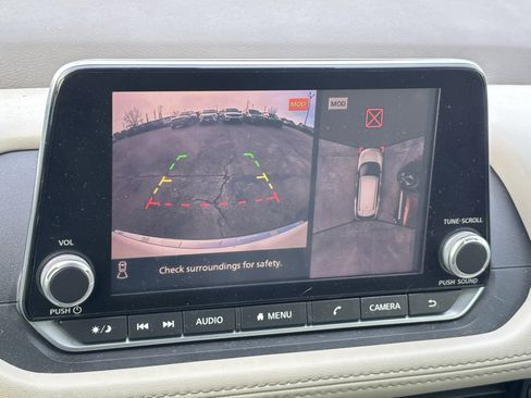 Used 2021 Nissan Rogue SV w/ Premium Package image 11