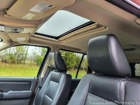 Used 2010 Ford Explorer XLT image 10