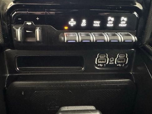 Used 2022 RAM 1500 Limited w/ Off-Road Group image 35