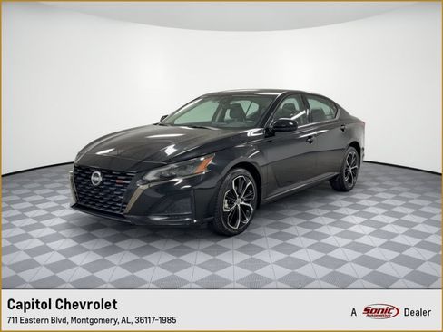 Used 2025 Nissan Altima 2.5 SR AWD/4WD image 1