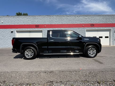 Used 2025 GMC Sierra 1500 Denali AWD/4WD image 2