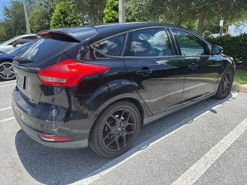 Used 2016 Ford Focus SE w/ Equipment Group 201A FWD image 3