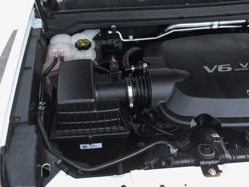 Used 2020 Chevrolet Colorado Z71 AWD/4WD image 12
