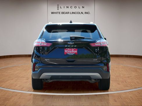 Used 2024 Ford Edge SEL w/ Convenience Package AWD/4WD image 6