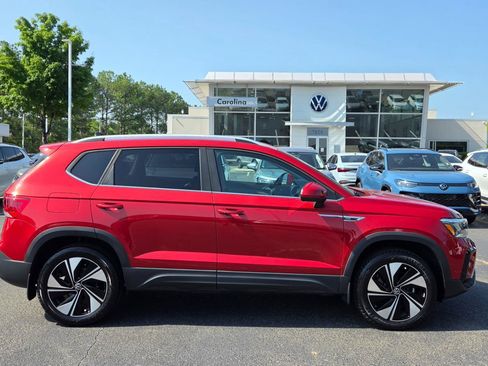 Certified 2024 Volkswagen Taos SE AWD/4WD image 5