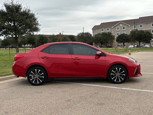 Used 2018 Toyota Corolla SE image 4