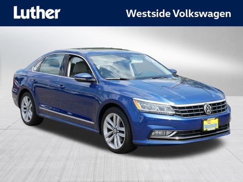 Used 2017 Volkswagen Passat 1.8T SEL Premium FWD image 1