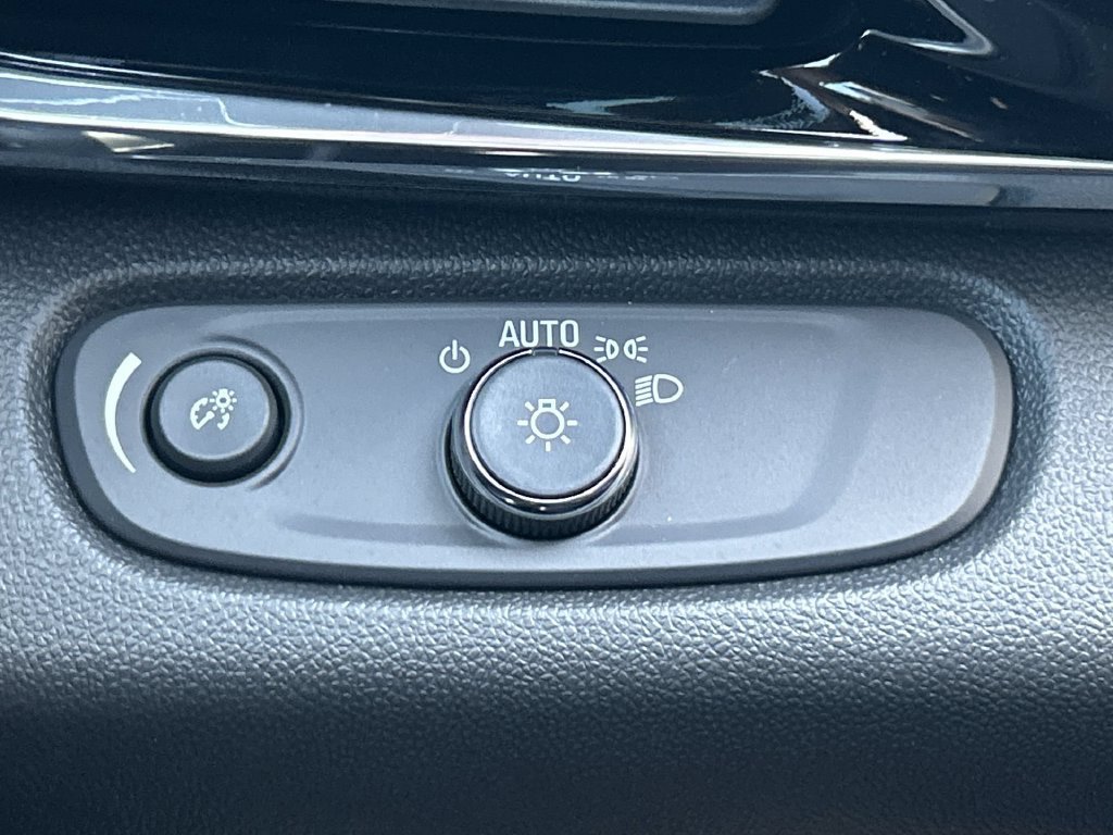 New 2026 Buick Envista Sport Touring w/ Convenience I Package FWD image 18