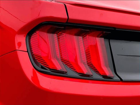 Used 2022 Ford Mustang Premium image 31