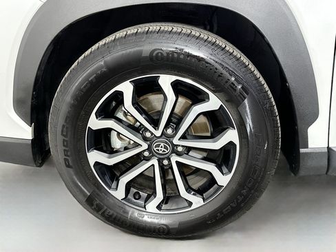 Used 2025 Toyota Corolla Cross AWD Hybrid image 30