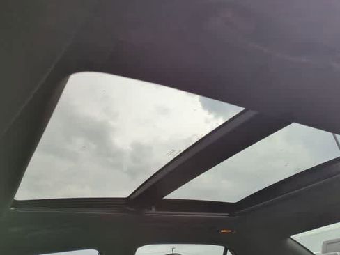 Used 2023 Chrysler 300 S image 19