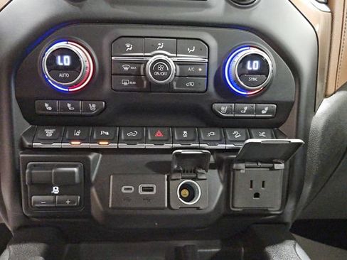 Used 2023 Chevrolet Silverado 3500 High Country w/ Z71 Off-Road Package AWD/4WD image 31