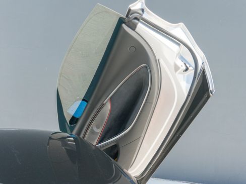 Used 2023 McLaren Artura RWD image 65