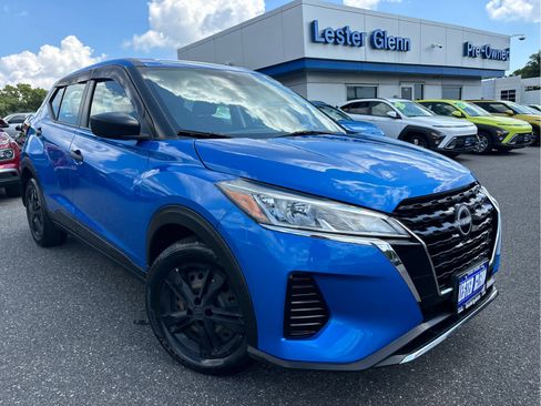 Used 2023 Nissan Kicks S FWD image 2