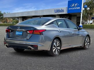 Used 2021 Nissan Altima 2.5 SL FWD video 3