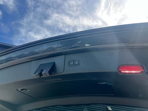 Certified 2022 Porsche Cayenne E-Hybrid image 26